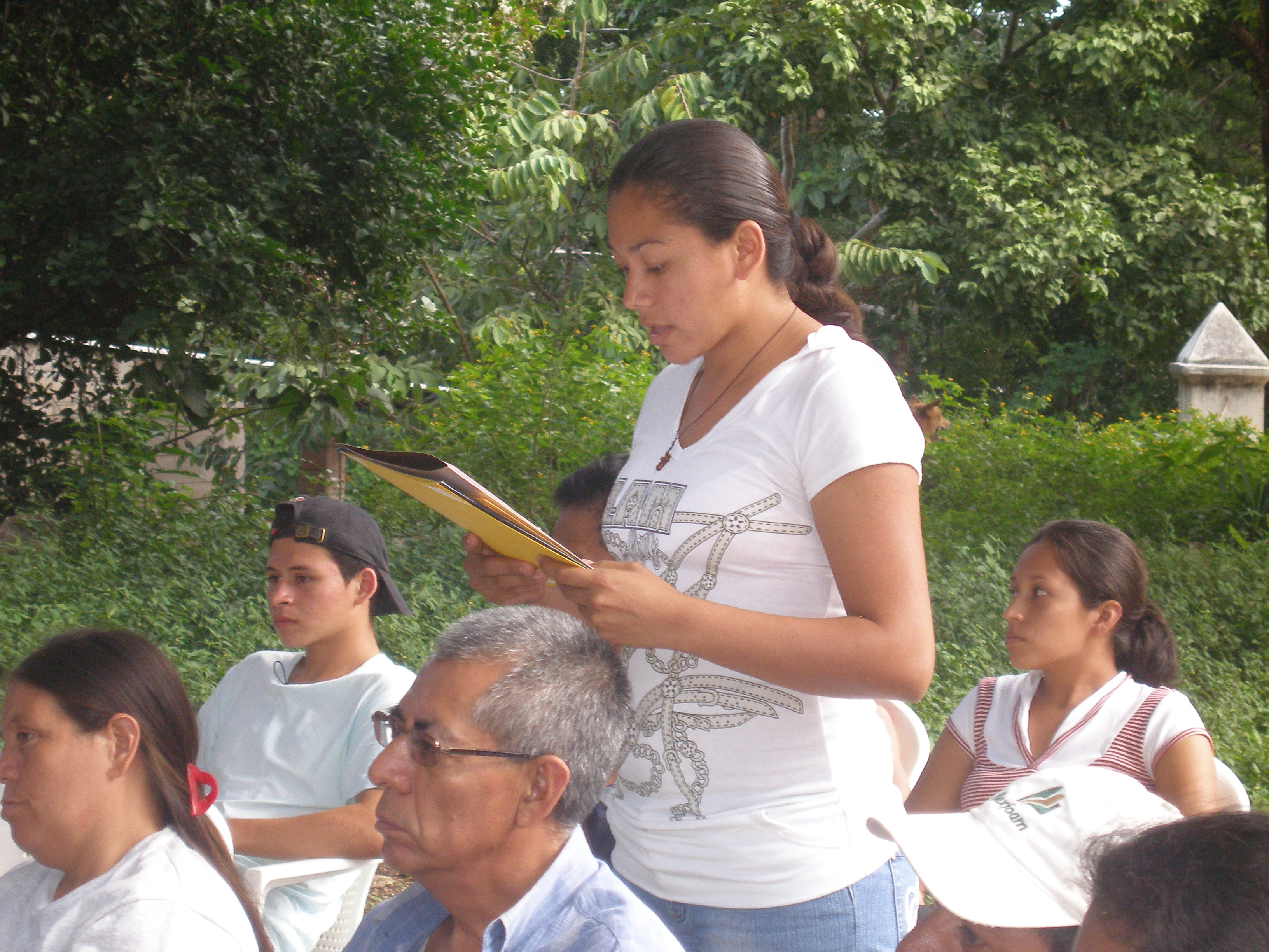 Club empresarial de Jóvenes de Palo Grande, Suchitoto, crean Fondo Solidario